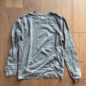 Soft gray grey Levi’s Sweatshirt